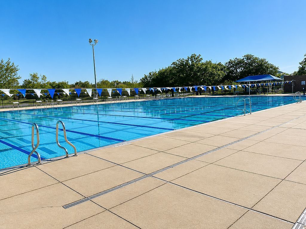Community pool